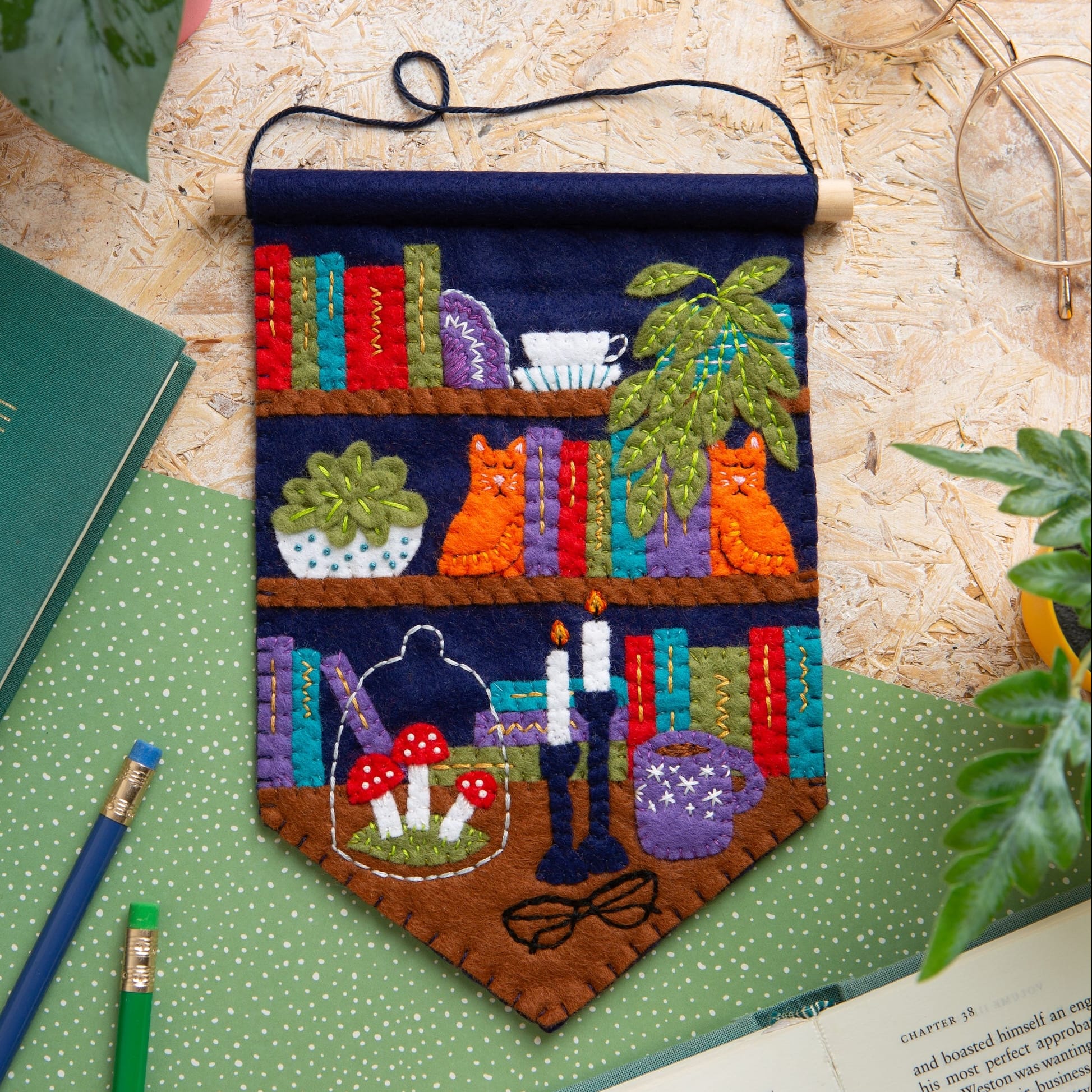 Hawthorn Handmade Book Lover Pennant Felt Craft Kit for Beginners