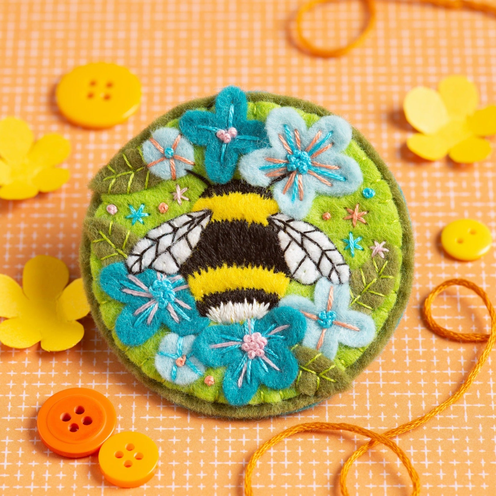 DIY Small Embroidery Hoop Bumble Bee - The Crafty Decorator