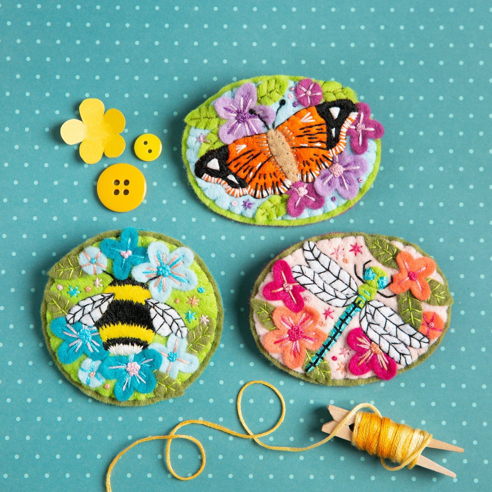 DIY Small Embroidery Hoop Bumble Bee - The Crafty Decorator