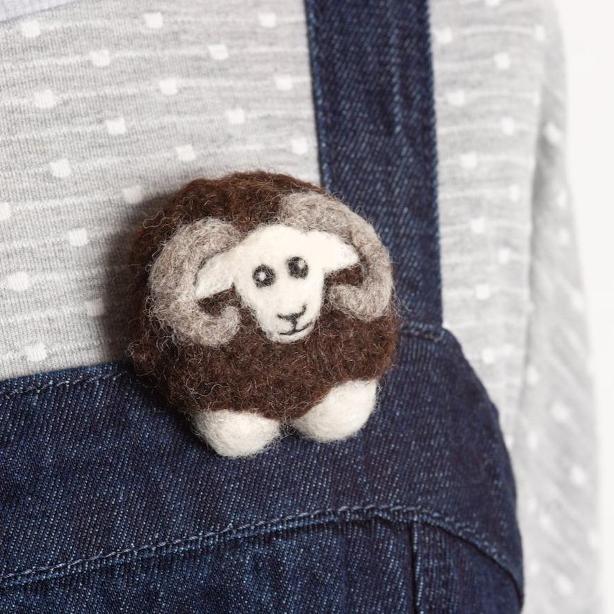 Black Sheep Needle Felting Kit (Easy Beginner)